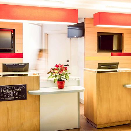 Hotel Ibis Porto Centro Sao Bento Esterno foto