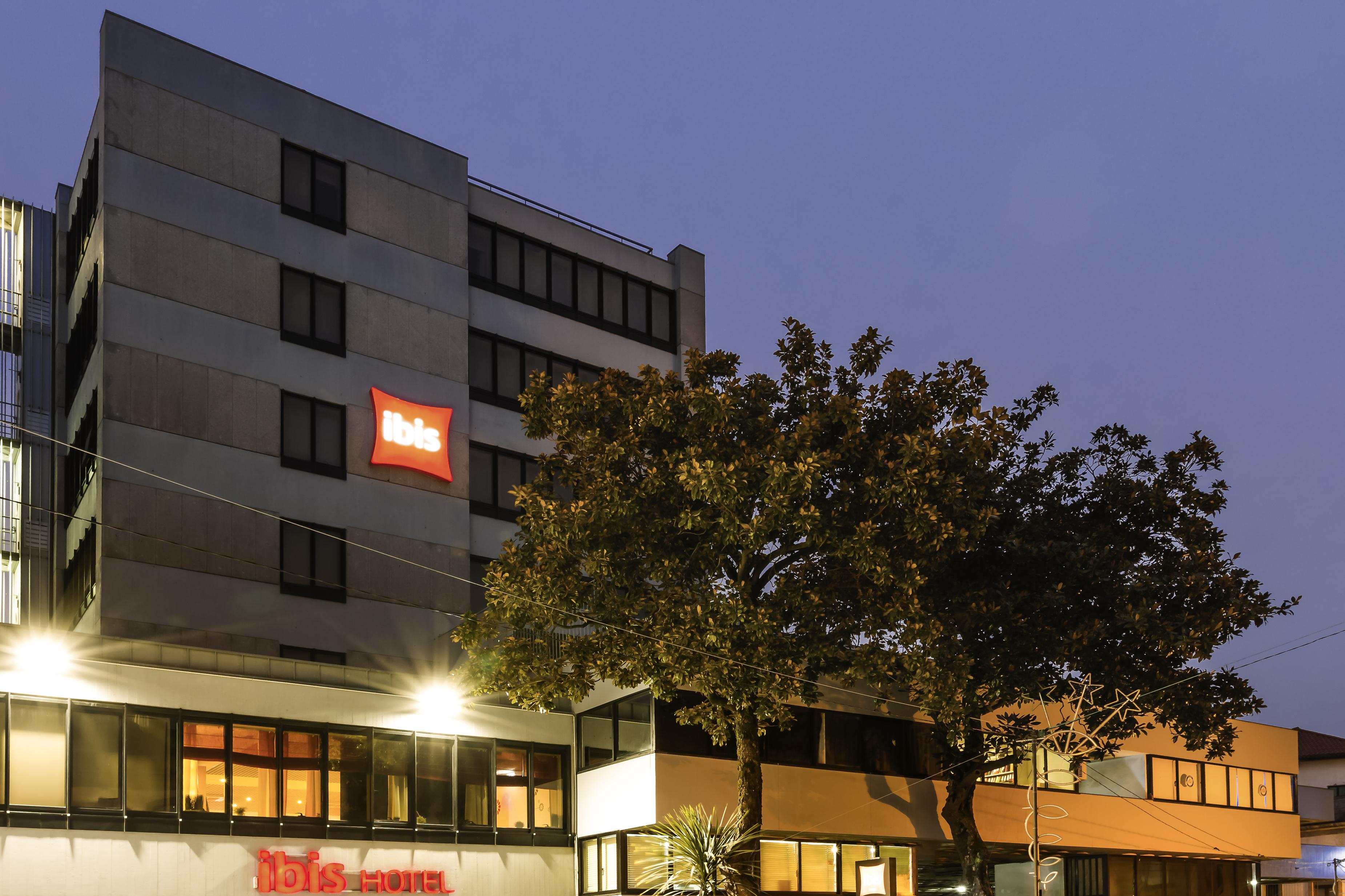 Hotel Ibis Porto Centro Sao Bento Esterno foto