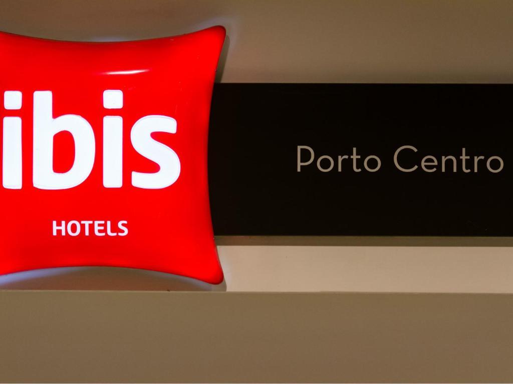 Hotel Ibis Porto Centro Sao Bento Esterno foto
